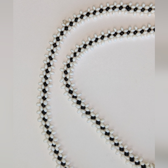 VTG BEADED LEATHER BACK NECKLACE - Picture 5 of 9